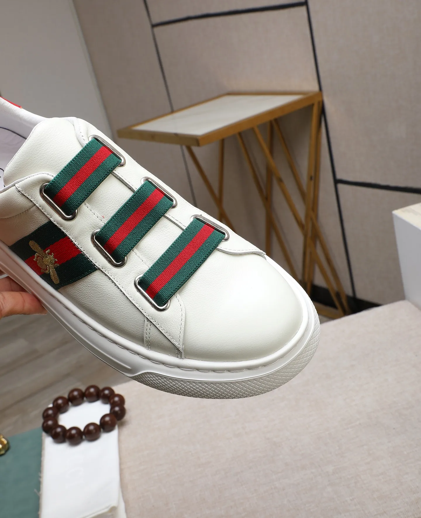 Men's shoes 💰480 GUCCI🔍🔍The latest models are available simultaneously at the counter. Original calfskin imported from Italy, genuine leather lining, (high-end, extravagant, and classy) with exquisite workmanship. Soles: Original soles specially provided by the original factory. ⚠Exclusive double-layer movable molded soles are super comfortable⚠. Photos of the real thing. 🎬The real thing is even better.